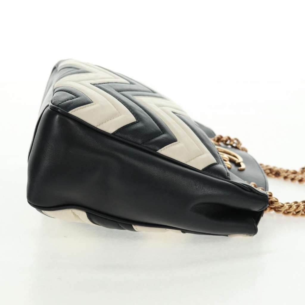 Gucci GG Marmont Chain Tote Black Leather Good condition - Model View