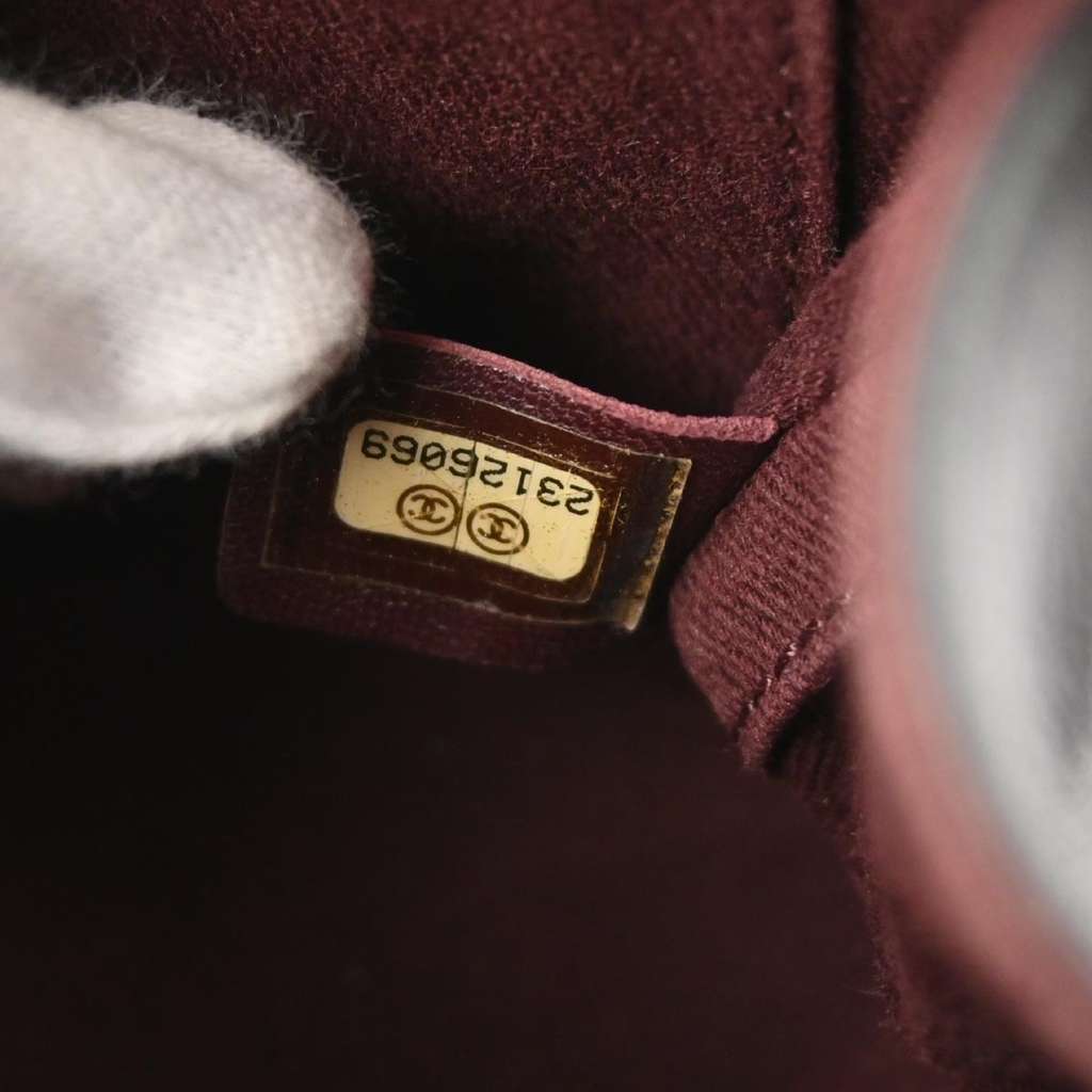 Chanel Coco Curve Vanity Case Black Leather Good condition - Box View