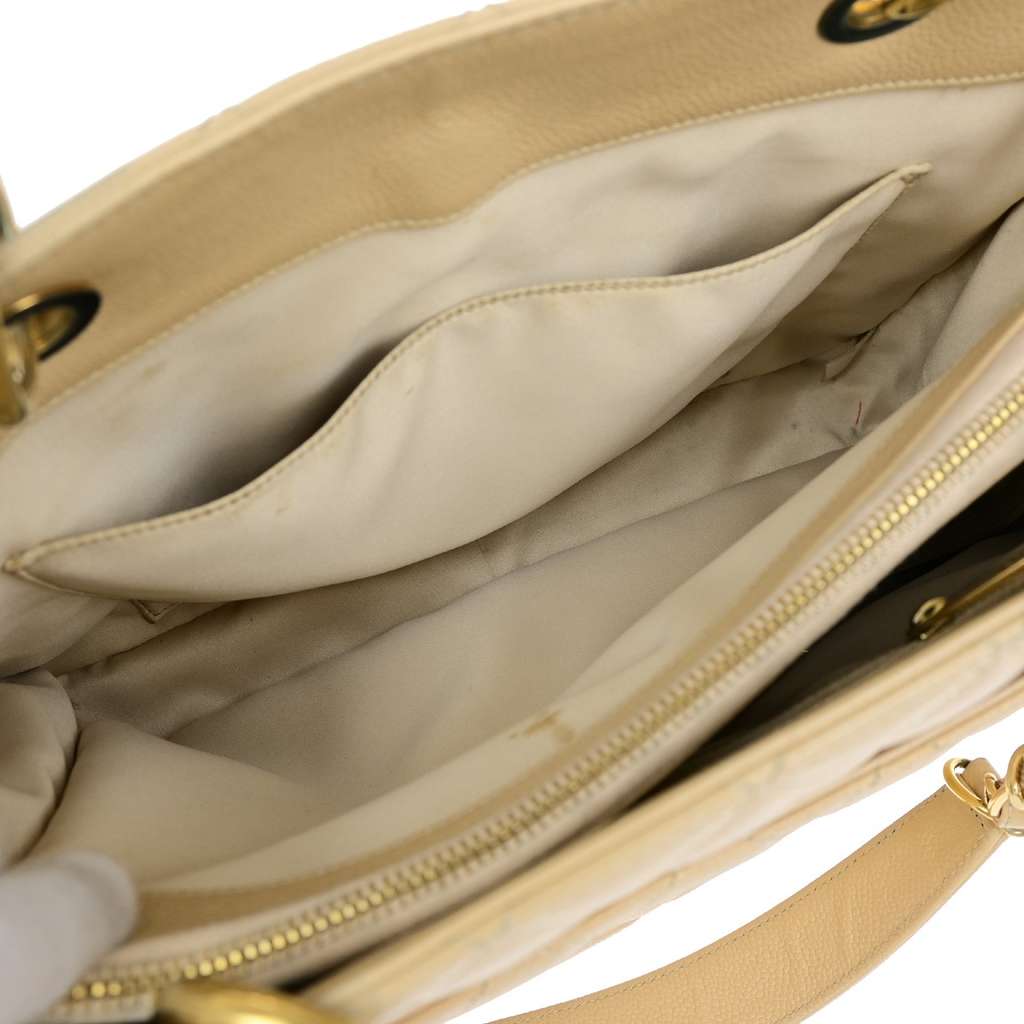 Chanel Grand Shopping Tote Beige Leather Good condition - Box View