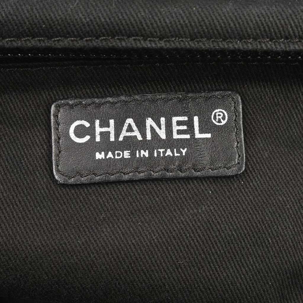 Chanel Ritz Flap Bag Black Leather Good condition - Model View