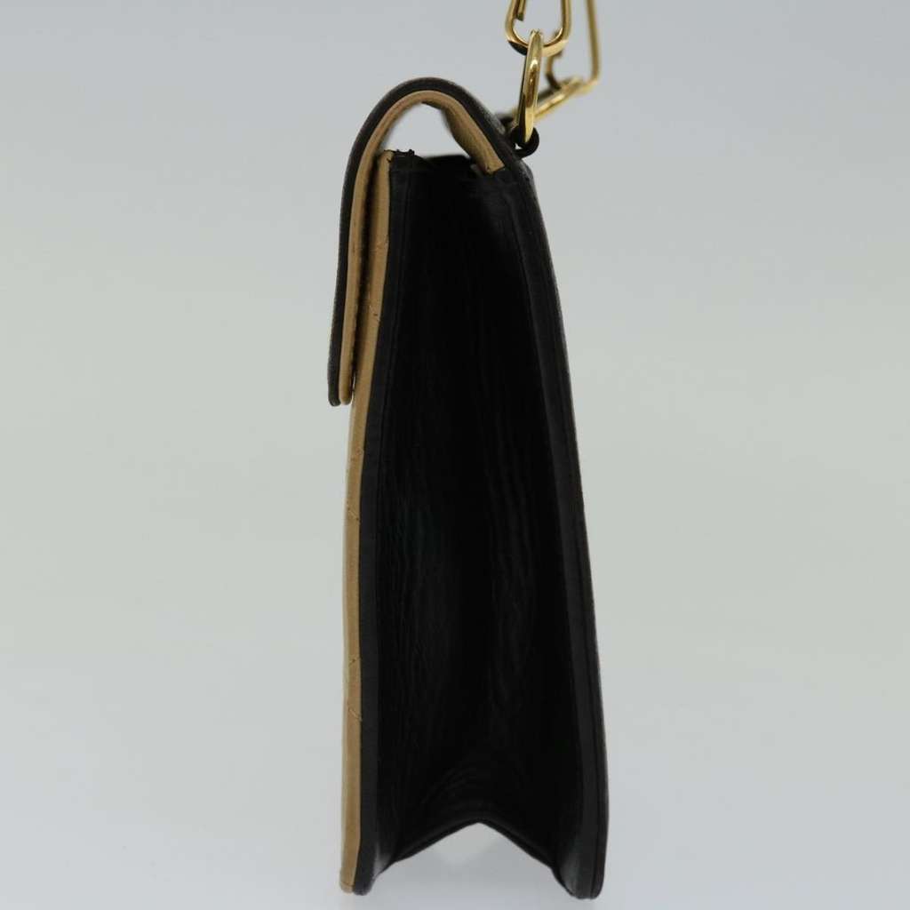 Chanel Vintage Button Waist Bag Beige Leather Good condition - Inside View