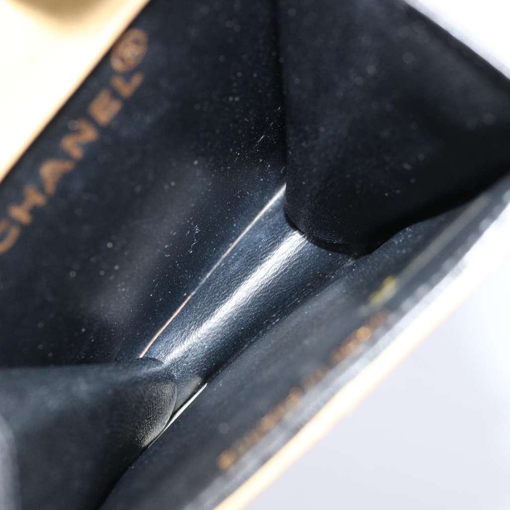 Chanel Vintage Button Waist Bag Beige Leather Good condition - Box View