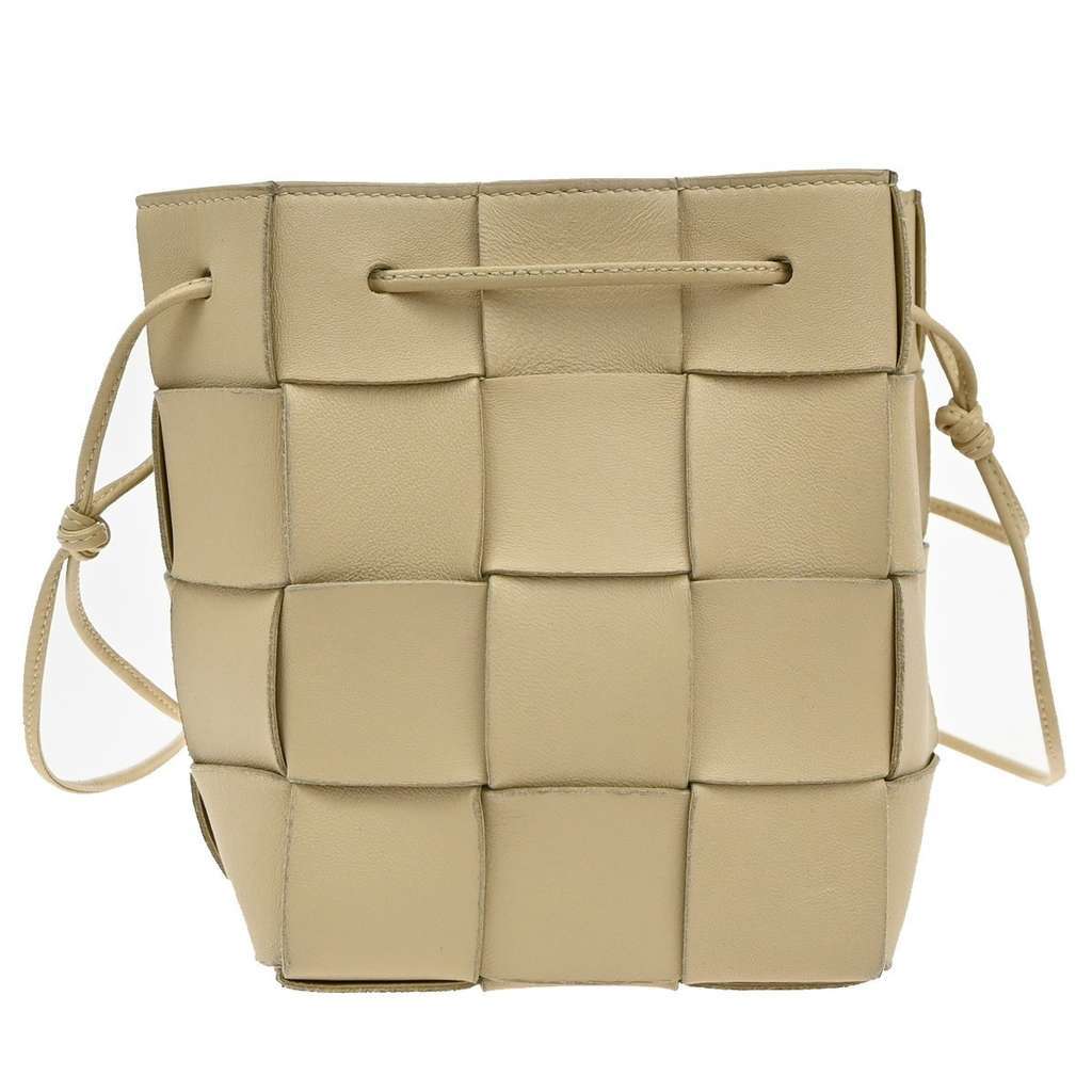 Bottega Veneta Cassette Bucket Bag Beige Leather Good condition - Back View