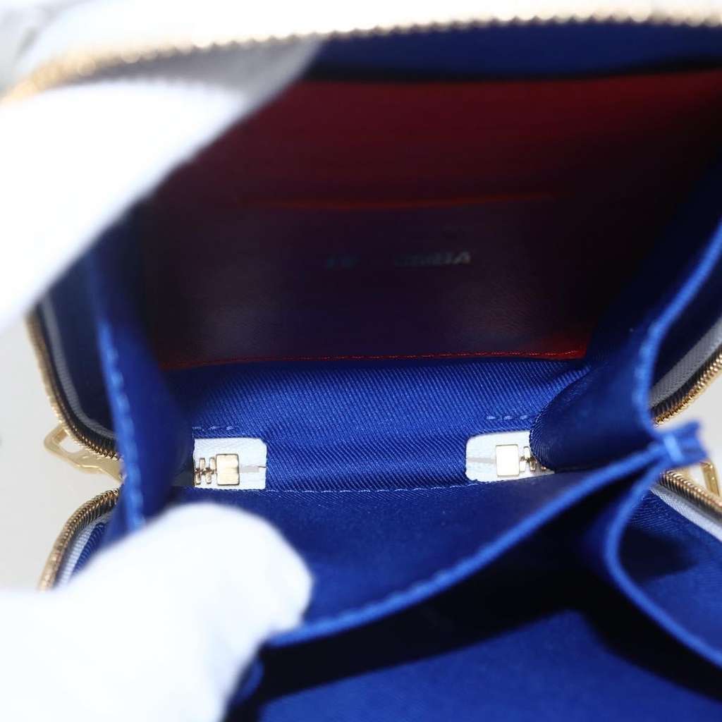 Louis Vuitton x NBA Soft Trunk Phone Box White Canvas Good condition - Box View