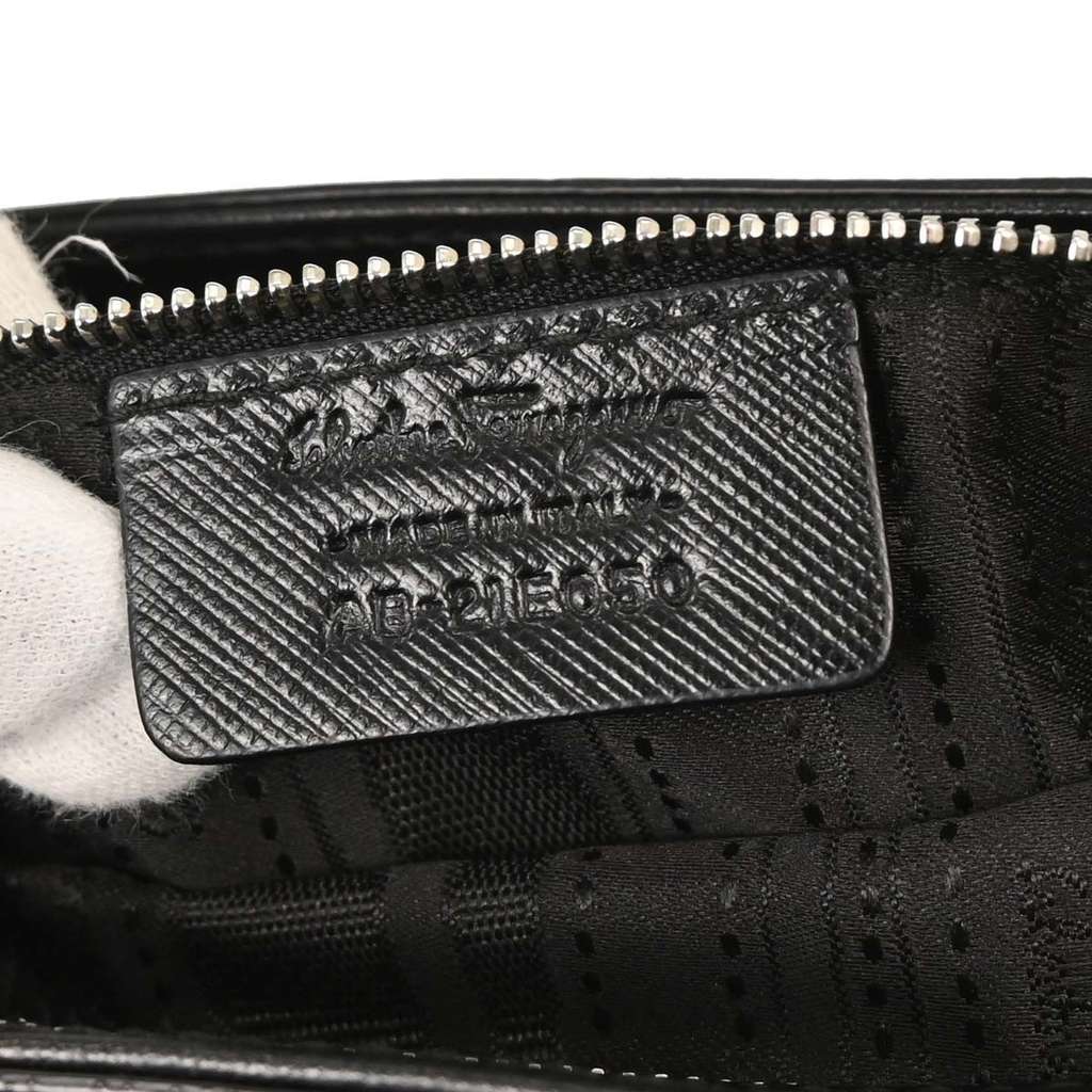 Salvatore Ferragamo Gancini Chain Shoulder bag Black Leather Good condition - Model View