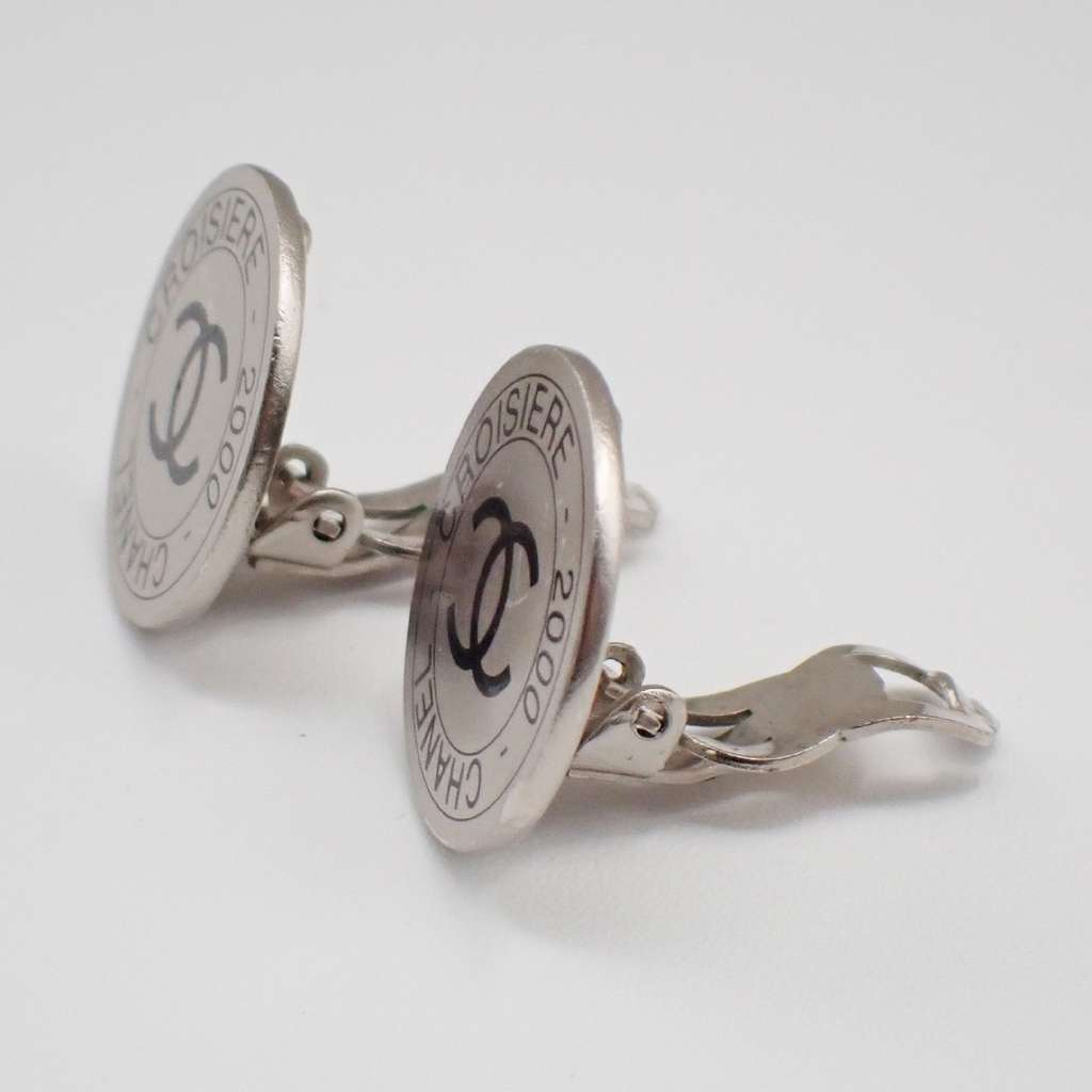 Chanel Vintage CC Round Clip-On Earrings Silver Good condition - Inside View