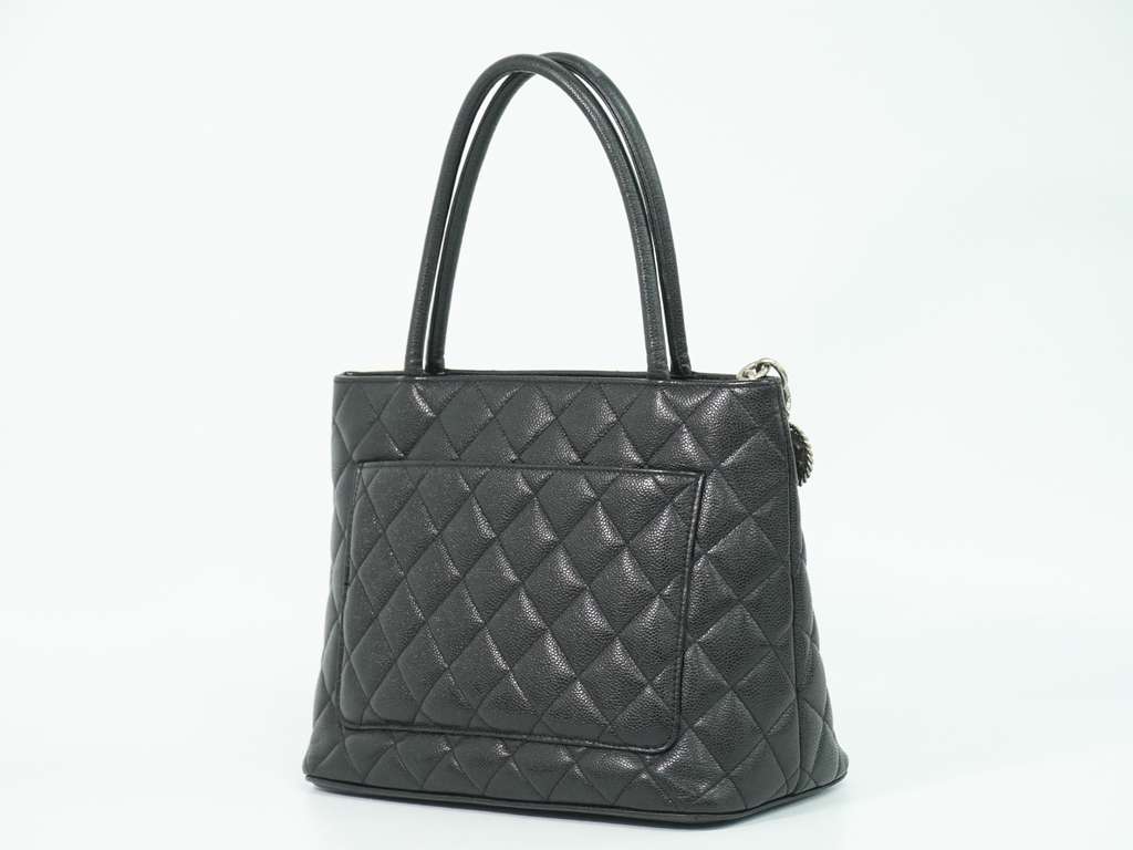 Chanel Medallion Tote Black Leather Good condition - Back View