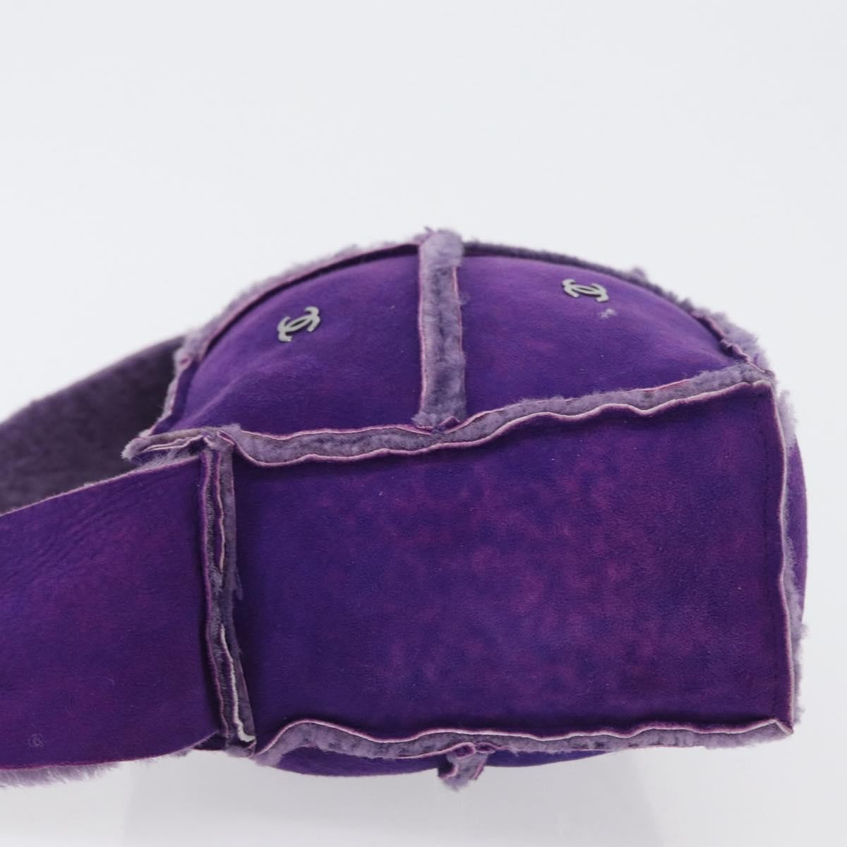 Chanel CC Logo Shoulder Bag Purple Suede Good condition - Model View