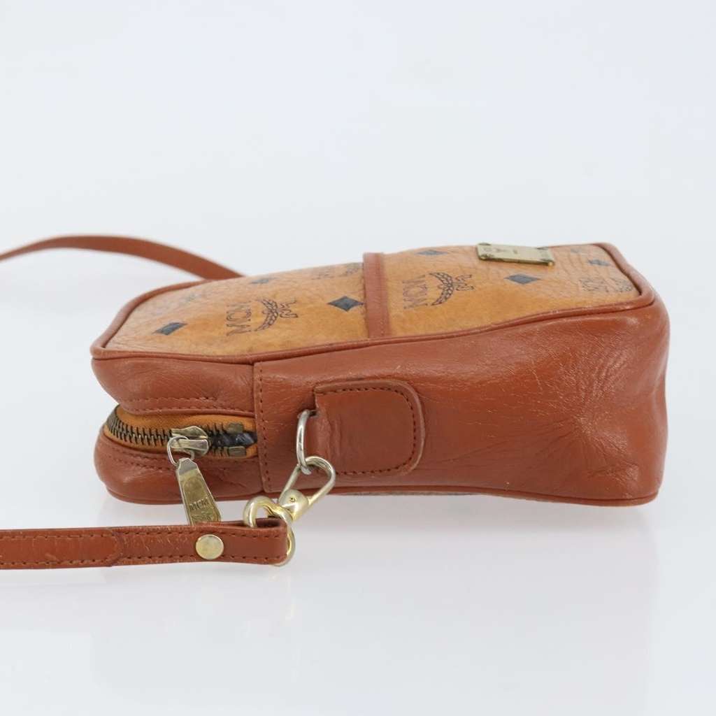 Mcm Visetos Shoulder bag Brown Canvas Good condition - Model View