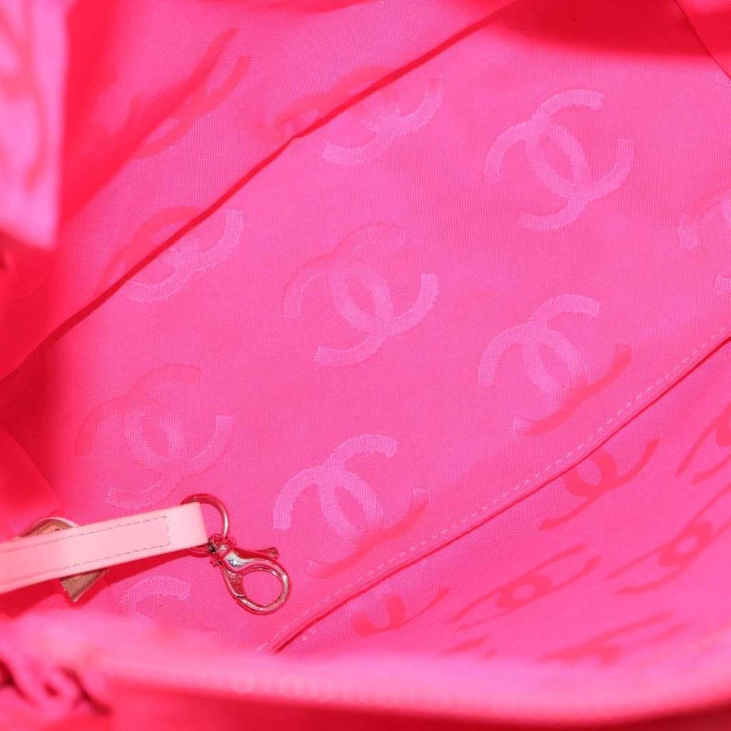 Chanel Cambon Tote White Leather Good condition - Box View