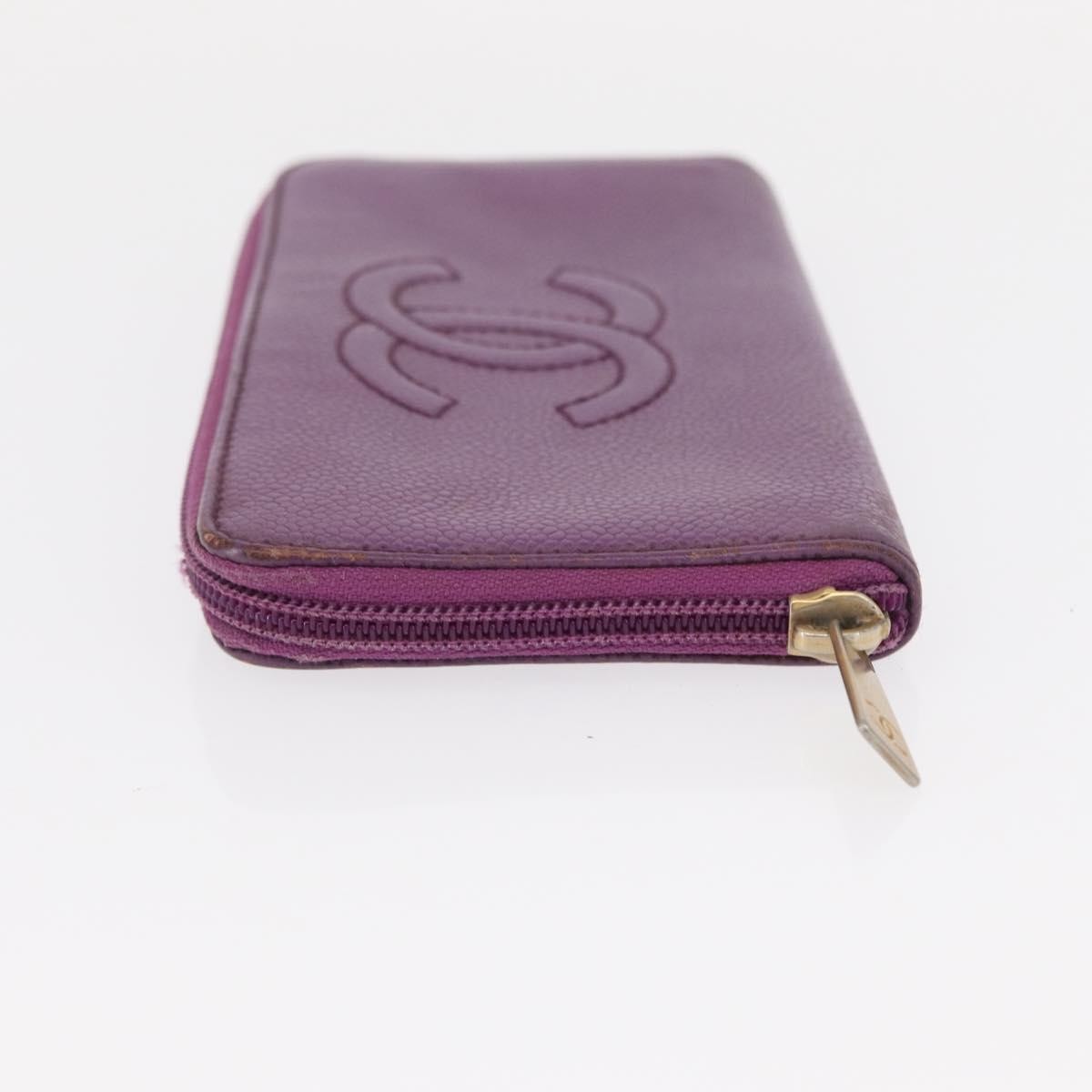 Chanel Timeless CC Zipped Wallet Purple Leather Good condition - Model View