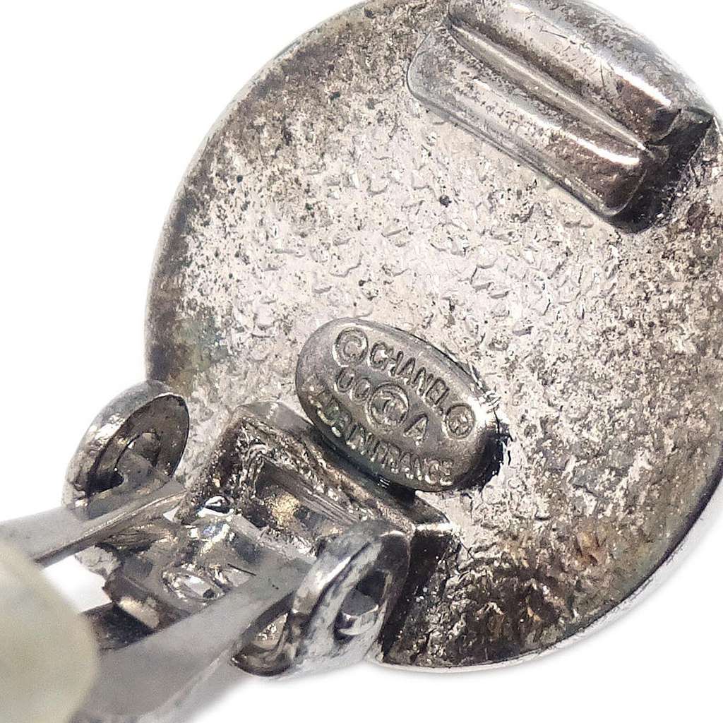 Chanel Vintage CC Round Clip-On Earrings Silver Good condition - Model View