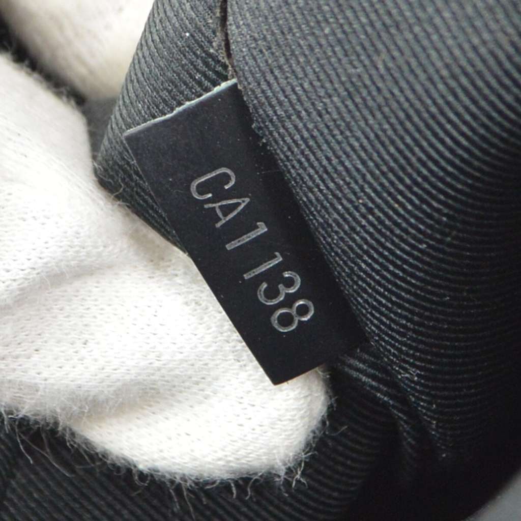 Louis Vuitton Dayton Reporter Bag Black Canvas Good condition - Model View