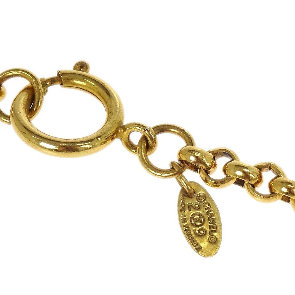 Chanel Vintage CC Pendent Necklace Gold Good condition - Model View