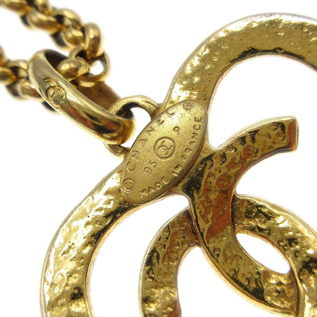 Chanel CC Heart Pendant Necklace Gold Good condition - Box View