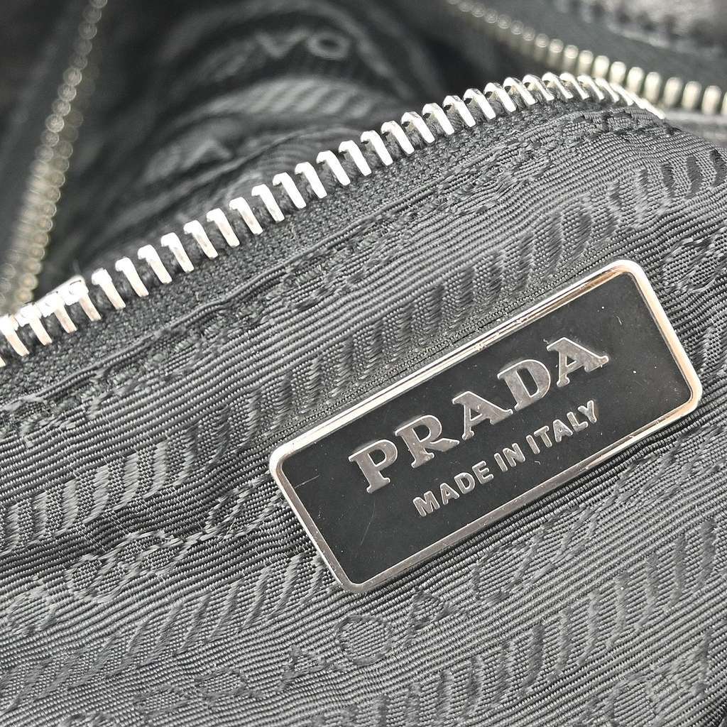 Prada Vintage Handbag Black Leather Good condition - Box View