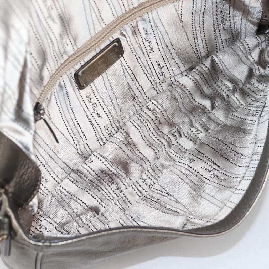 Salvatore Ferragamo Vala Shoulder Bag Silver Leather Good condition - Box View