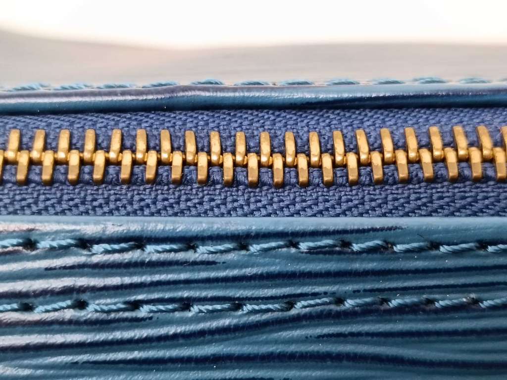 Louis Vuitton Speedy P9 Bandouliere Pochette Black Leather Never worn - Box View