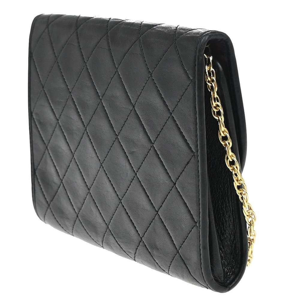 Chanel Wallet on Chain Black Leather Good condition - Model View
