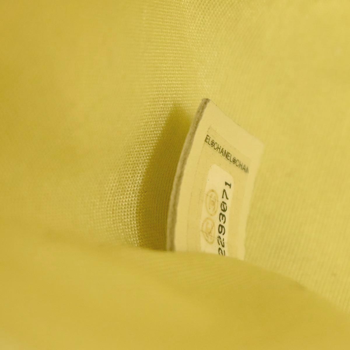 Chanel Boy Flap Bag Yellow Leather Good condition - Box View