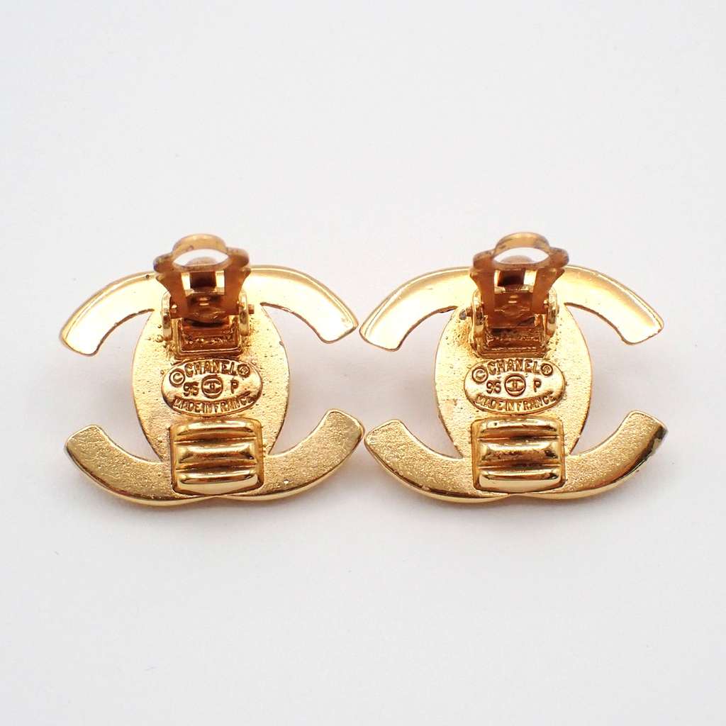 Chanel CC Turnlock Stud Earrings Gold Good condition - Back View
