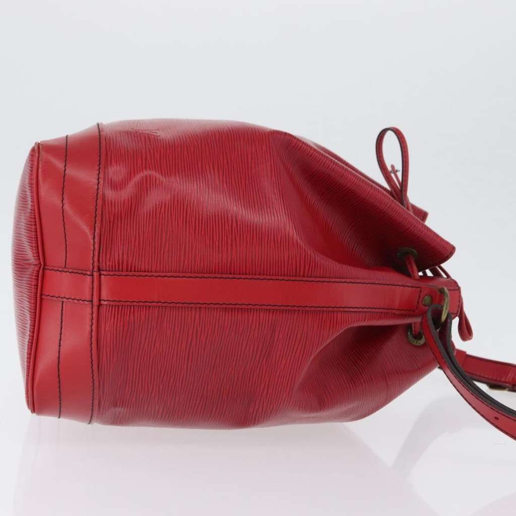 Louis Vuitton Noe Handbag Red Leather Fair condition - Inside View