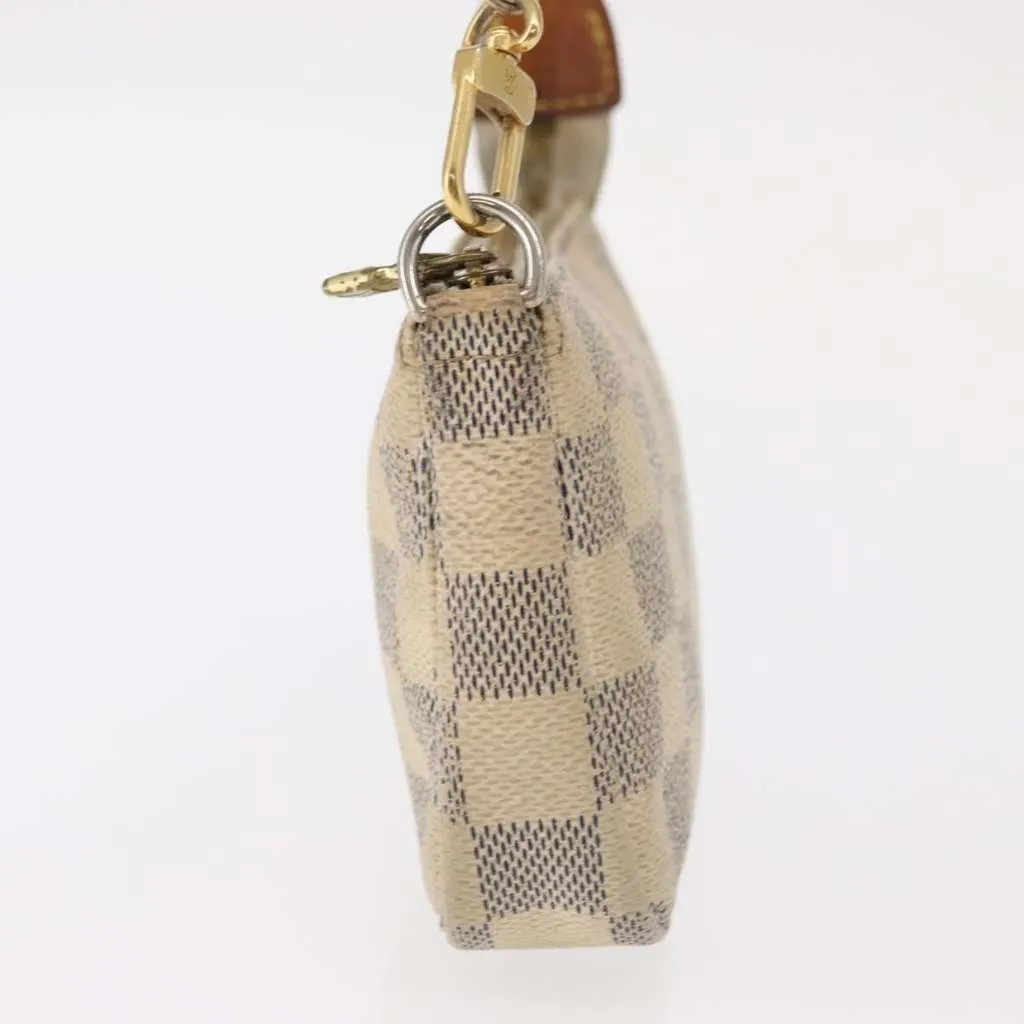 Louis Vuitton Mini pochette accessoires White Canvas Good - Model View