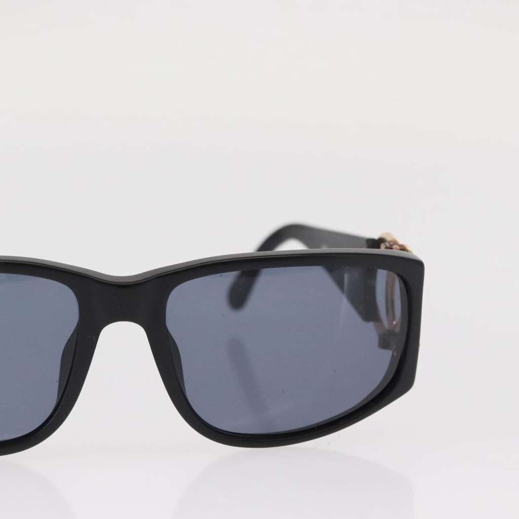 Chanel Logo CC Sunglasses Black Plastic Good condition - Model View