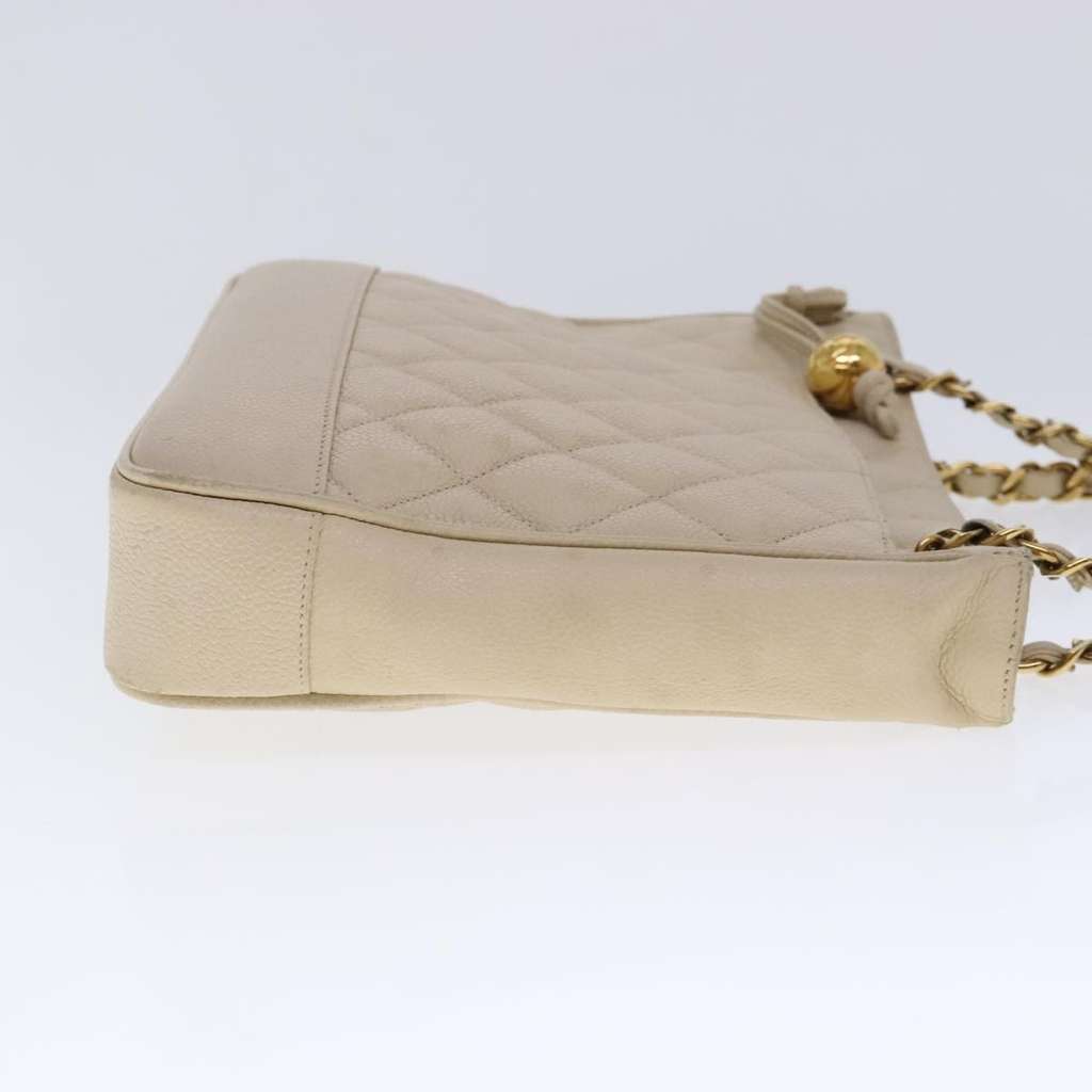 Chanel Vintage Slit Pocket Shoulder Bag Beige Leather Good condition - Model View