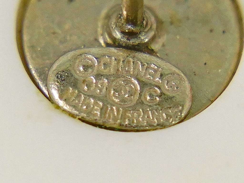 Chanel CC Square Stud Earrings Pink Plastic Good condition - Model View