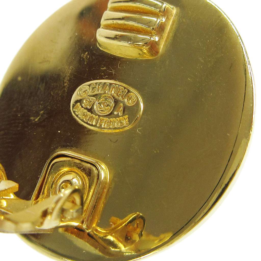 Chanel Round CC Turnlock Clip-On Earrings Gold Good condition - Inside View