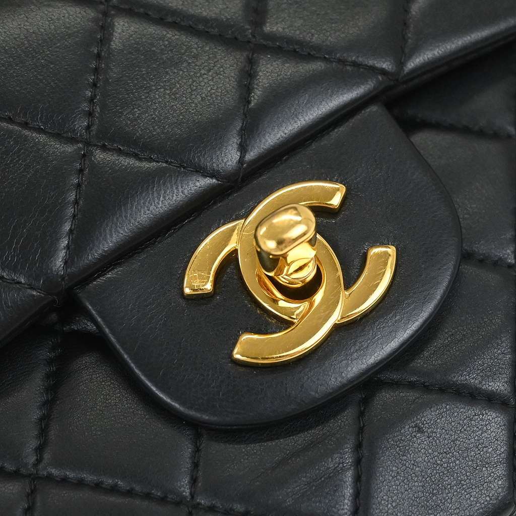 Chanel Timeless - Classic Double Flap Bag Black Leather Good condition - Model View