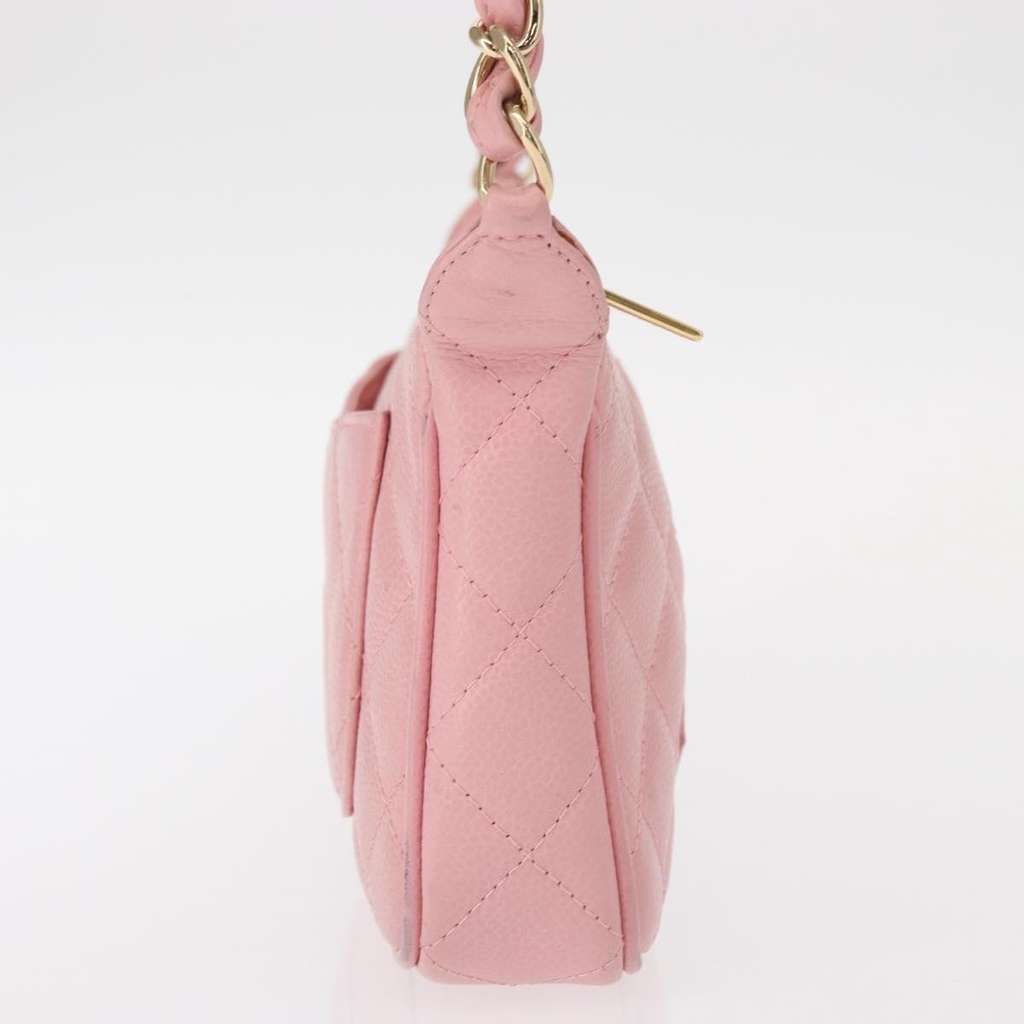 Chanel Timeless CC Chain Shoulder Bag Pink Leather Good condition - Model View