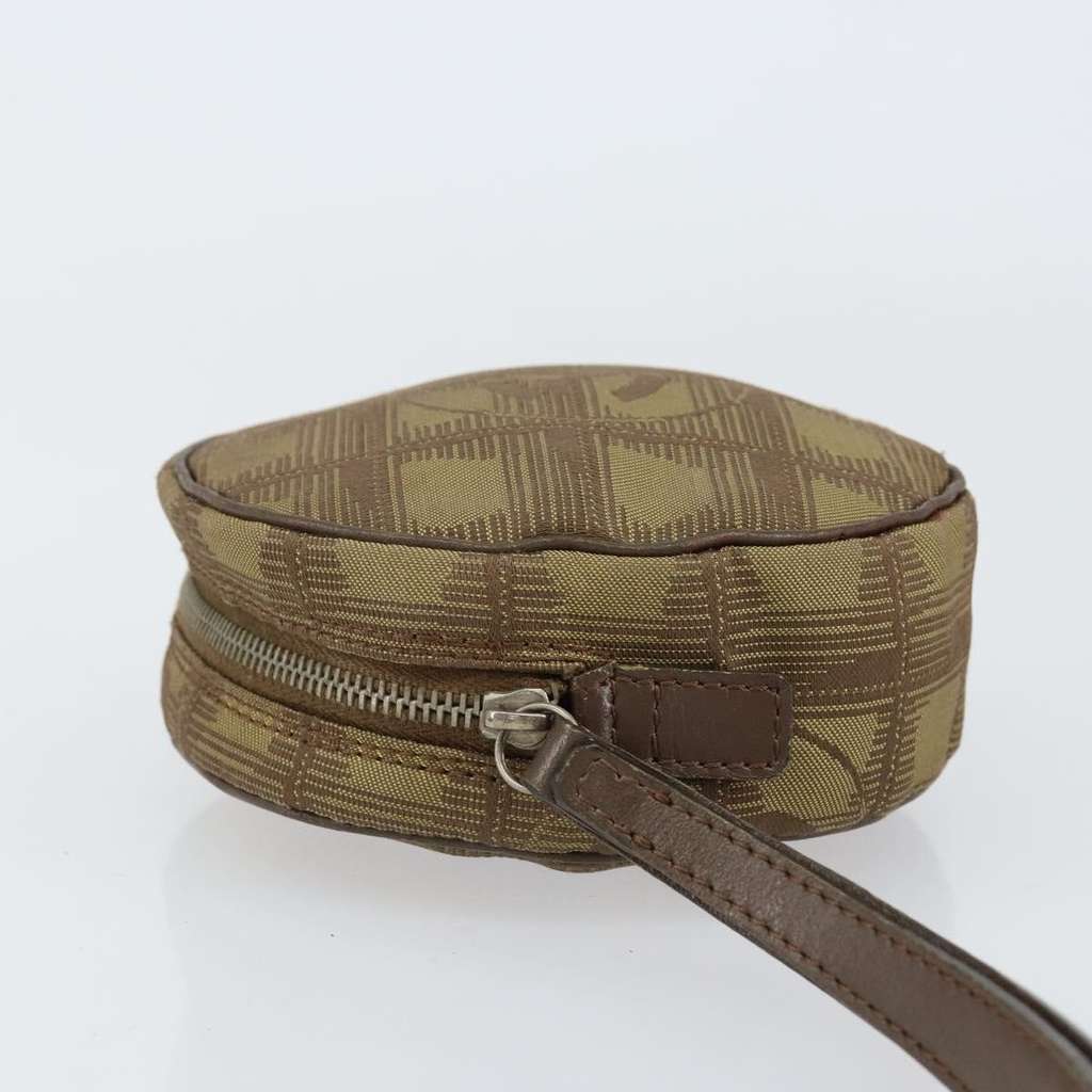 Chanel Travel Line Round Wristlet Beige Good condition - Model View