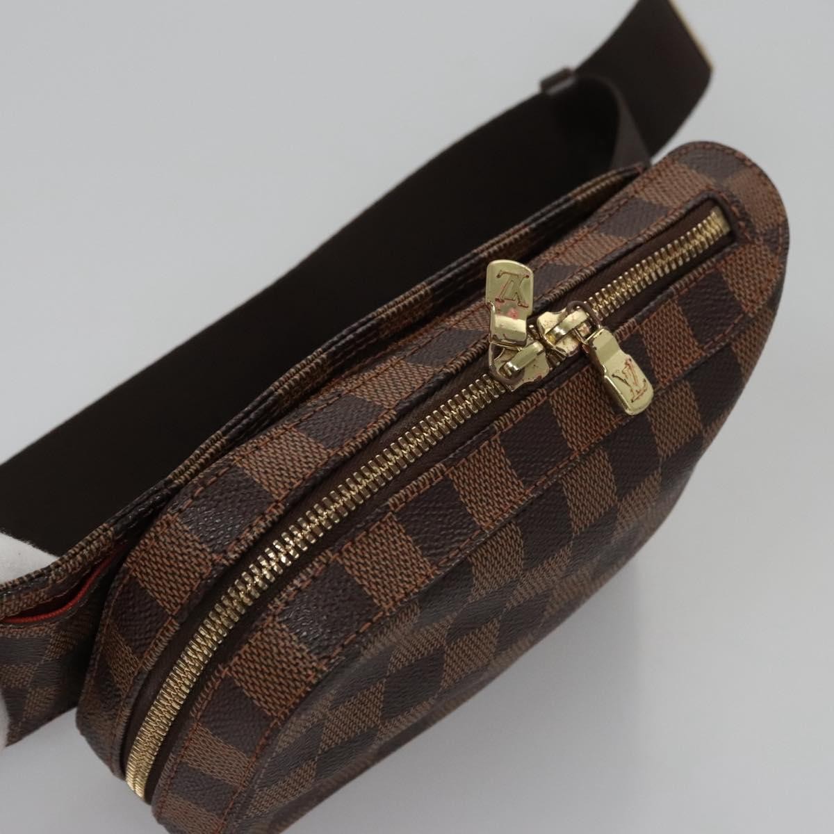 Louis Vuitton Geronimos Waist Bag Brown Canvas Good condition - Model View
