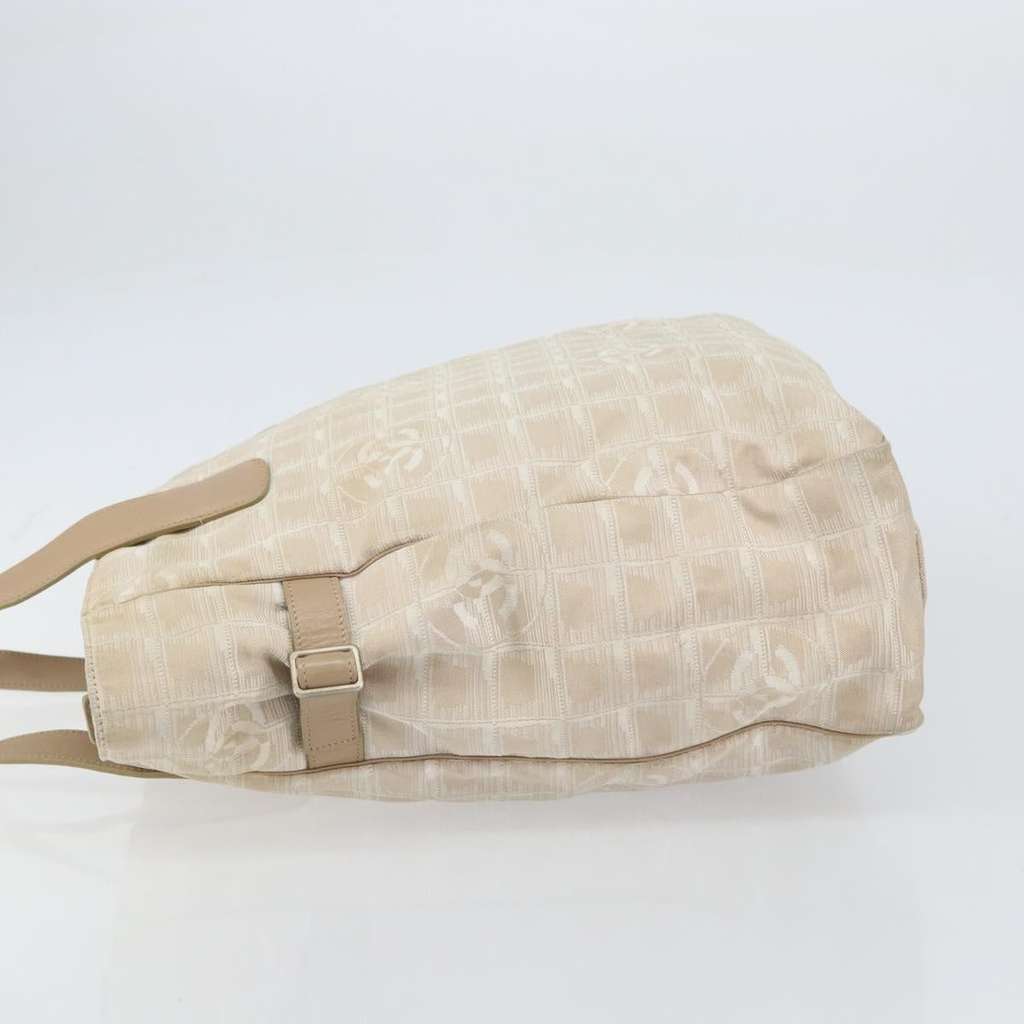 Chanel Travel Line Tote Pink Good condition - Model View