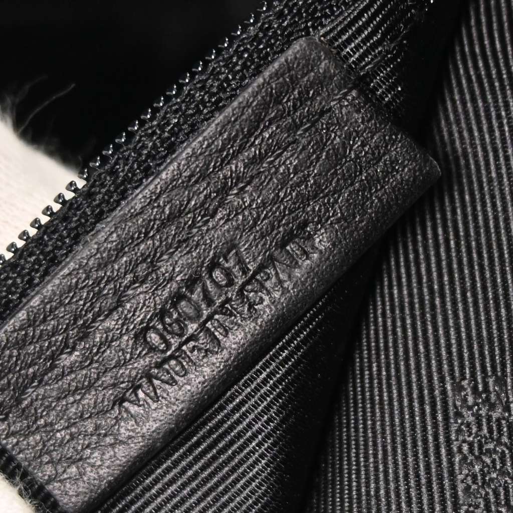 Loewe Amazona Bag Black Suede Good condition - Model View