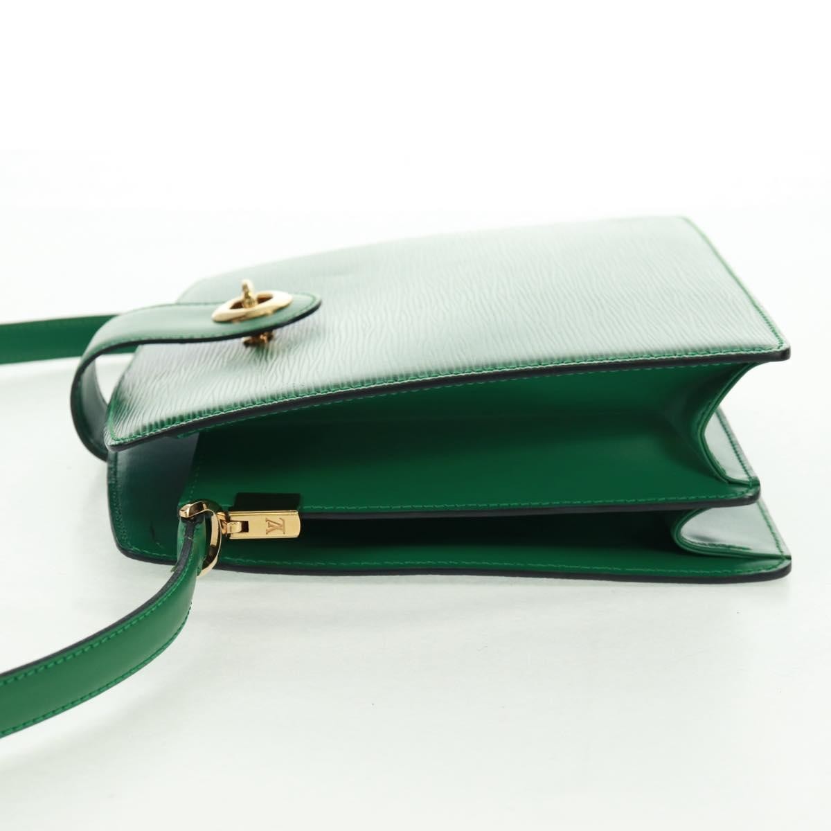 Louis Vuitton Capucines Shoulder Bag Green Leather Good condition - Inside View