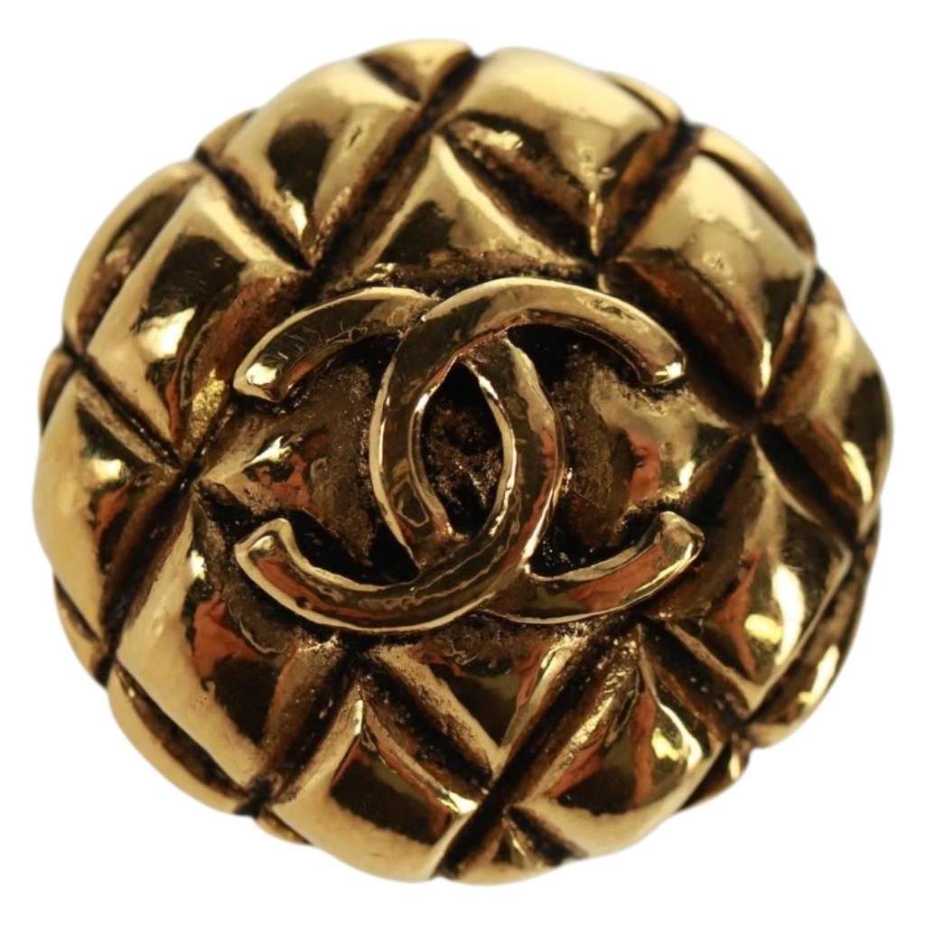 Chanel Vintage CC Hoop Clip-On Earrings Gold Metal Good condition - Back View