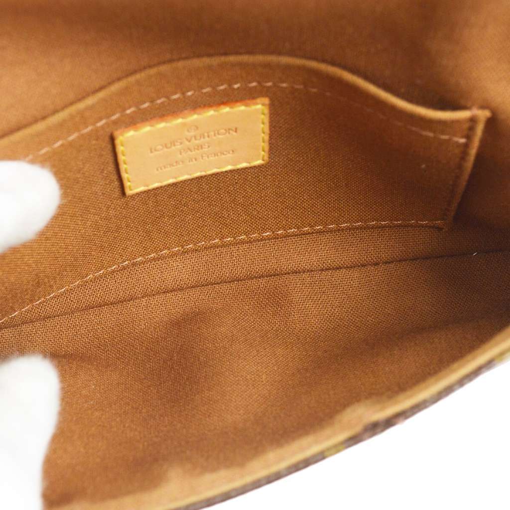 Louis Vuitton Marelle Waist Bag Brown Canvas Good condition - Model View