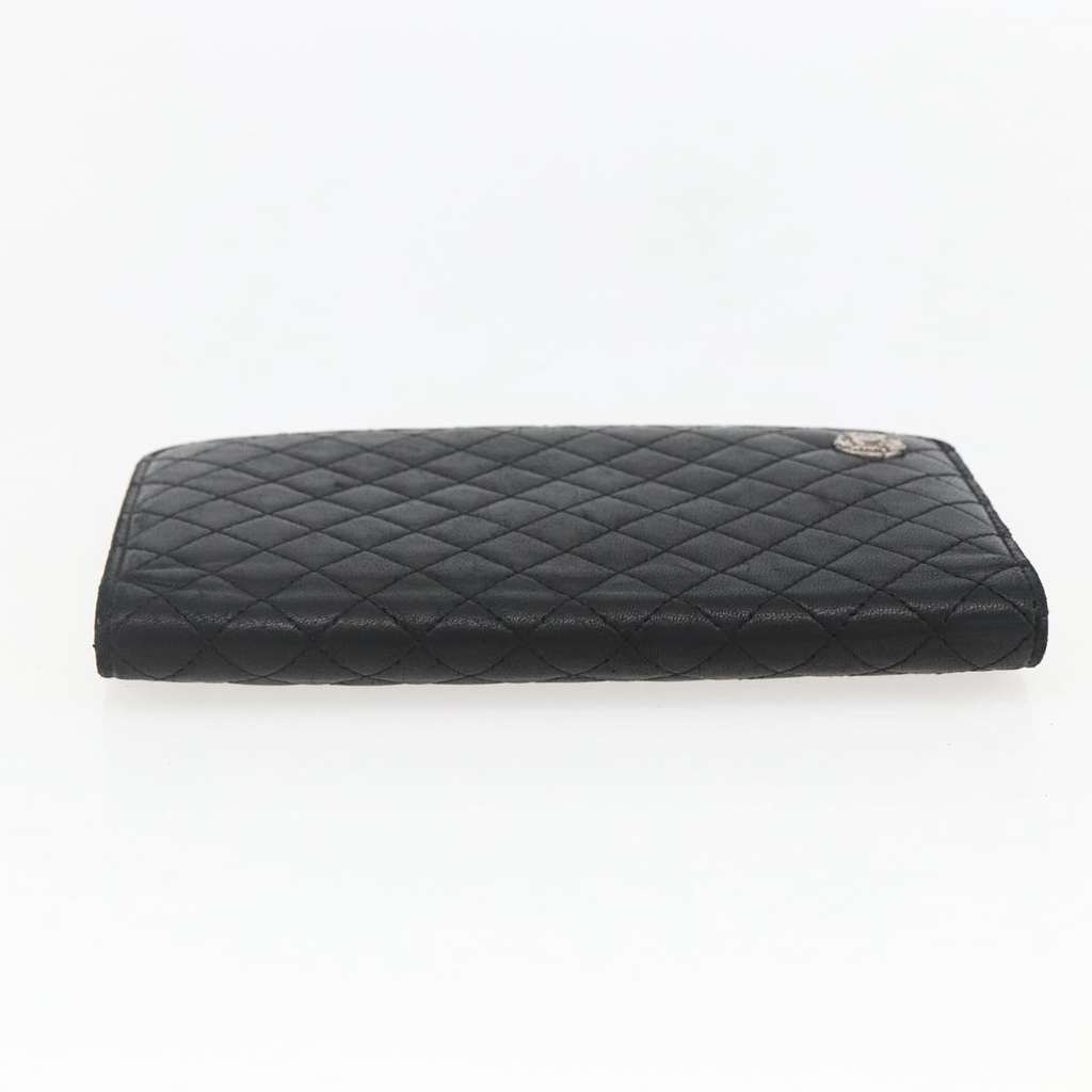 Chanel Vintage CC Bifold Wallet Black Leather Good condition - Model View