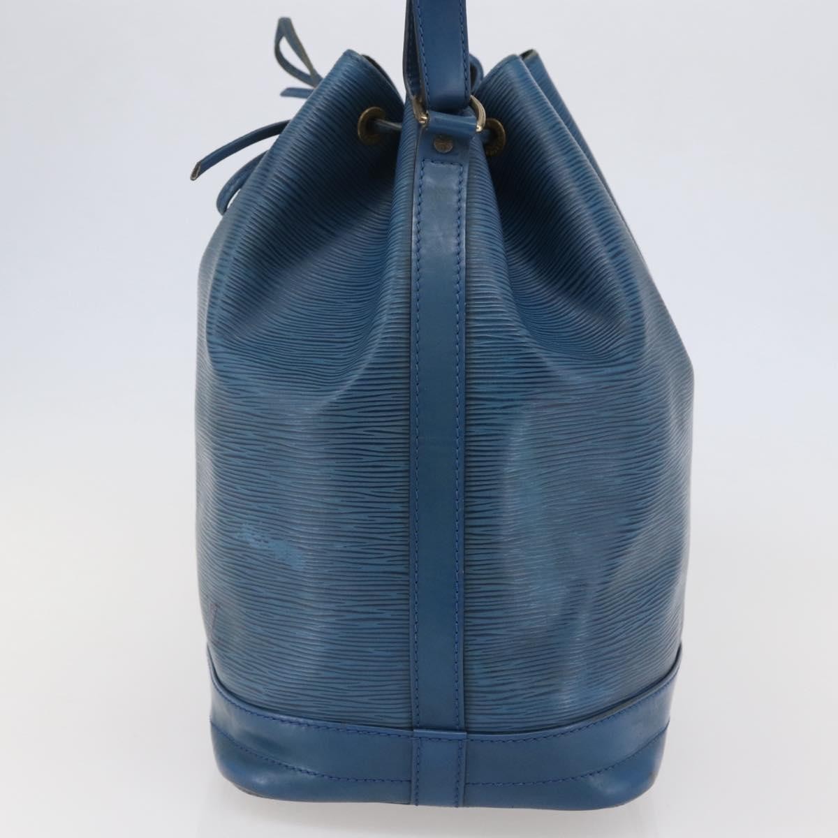 Louis Vuitton Noe Handbag Blue Leather Fair condition - Model View