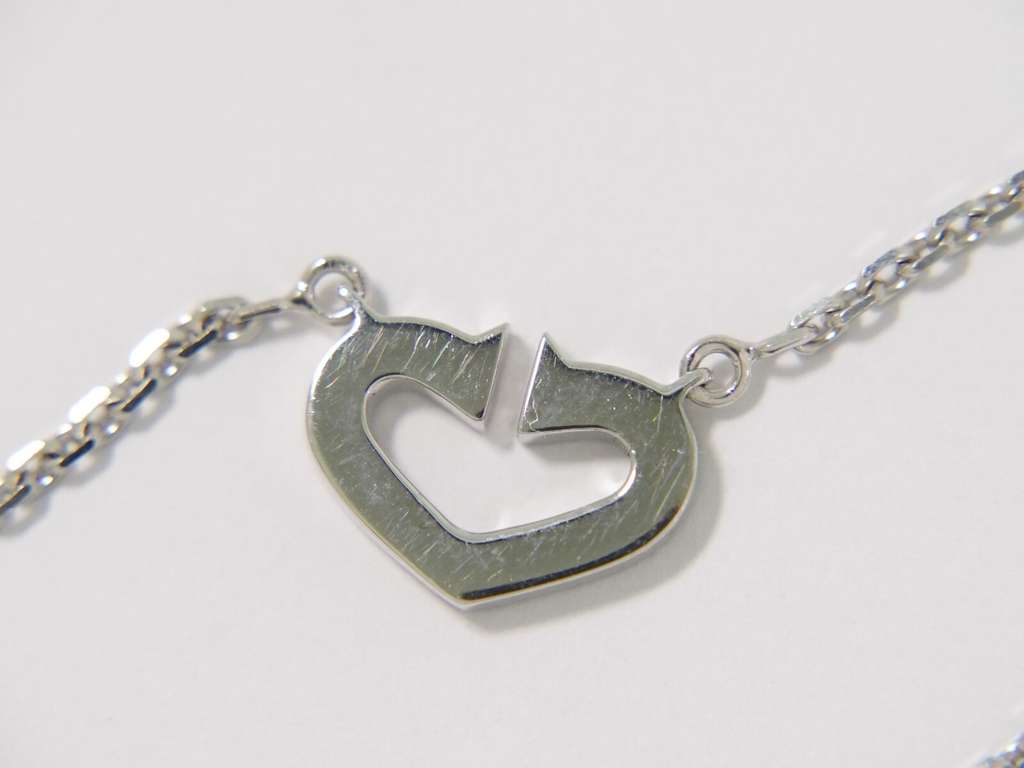 Cartier C Heart de Cartier Pendant Necklace Silver Good condition - Model View
