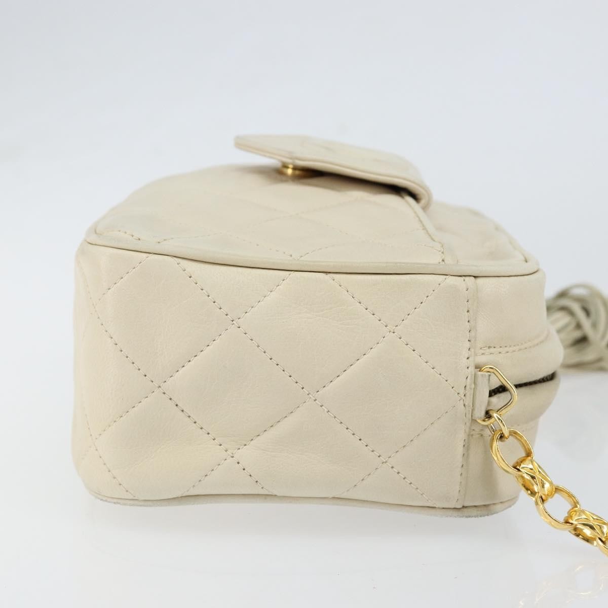 Chanel Vintage Front Pocket Camera Bag Beige Leather Good condition - Inside View