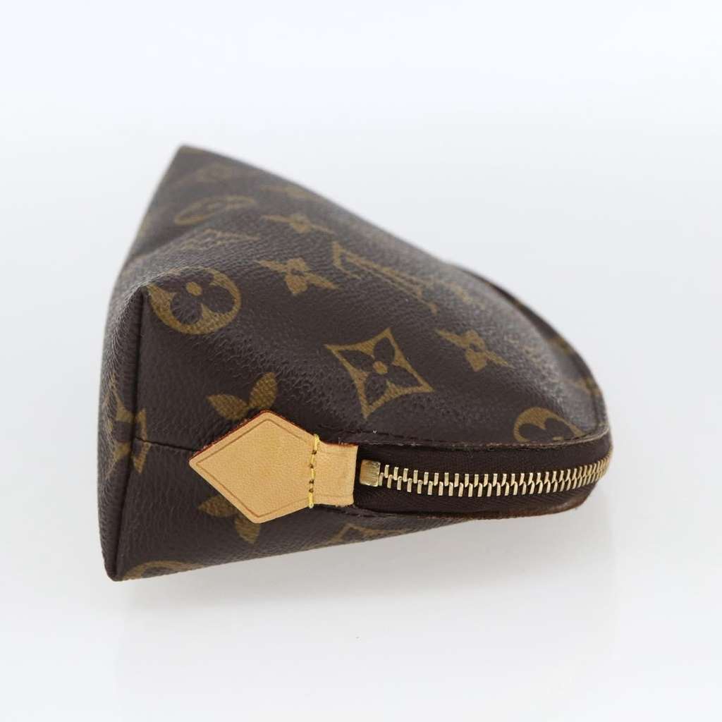 Louis Vuitton Cosmetic Pouch Brown Canvas Good condition - Model View