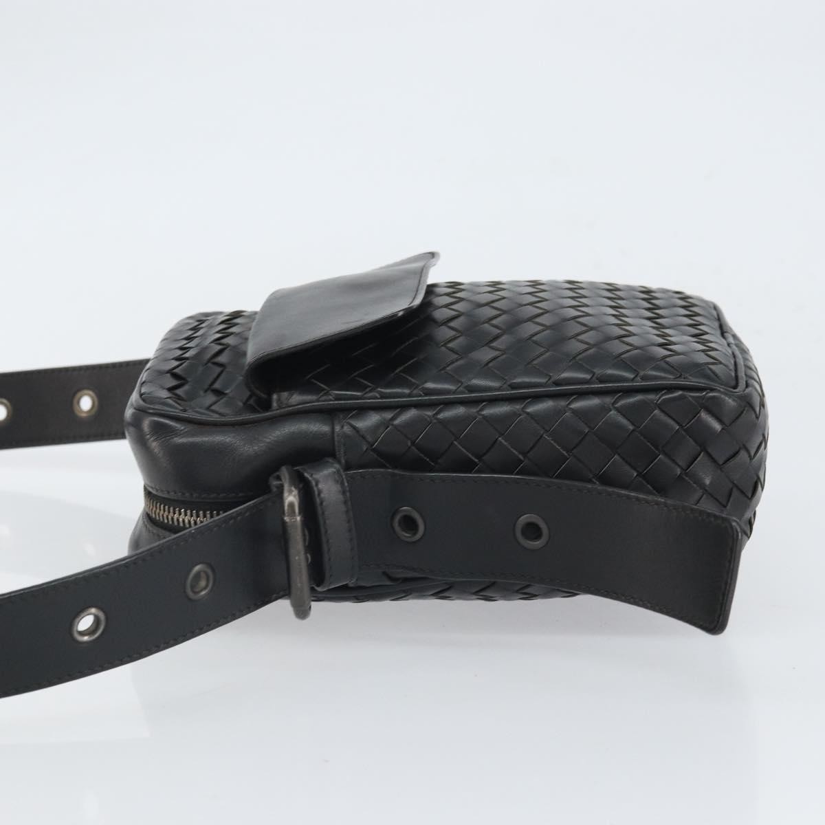 Bottega Veneta Intrecciato Shoulder bag Black Leather Fair condition - Model View