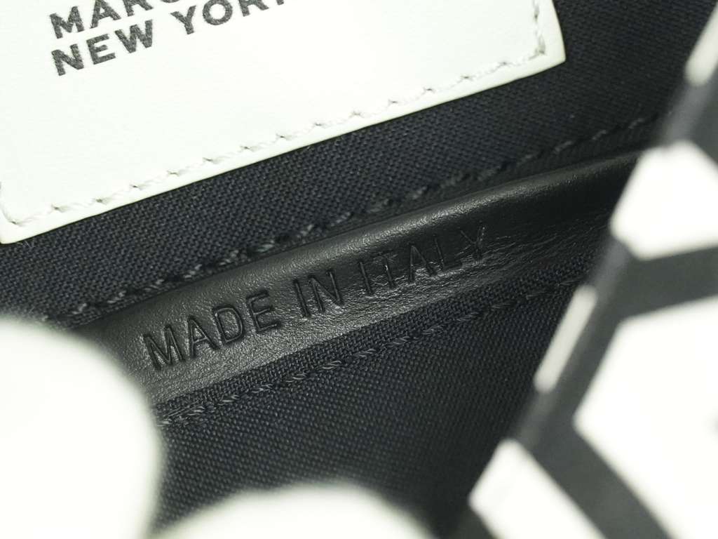 Fendi x Marc Jacobs Baguette NM Bag White Leather Good condition - Box View