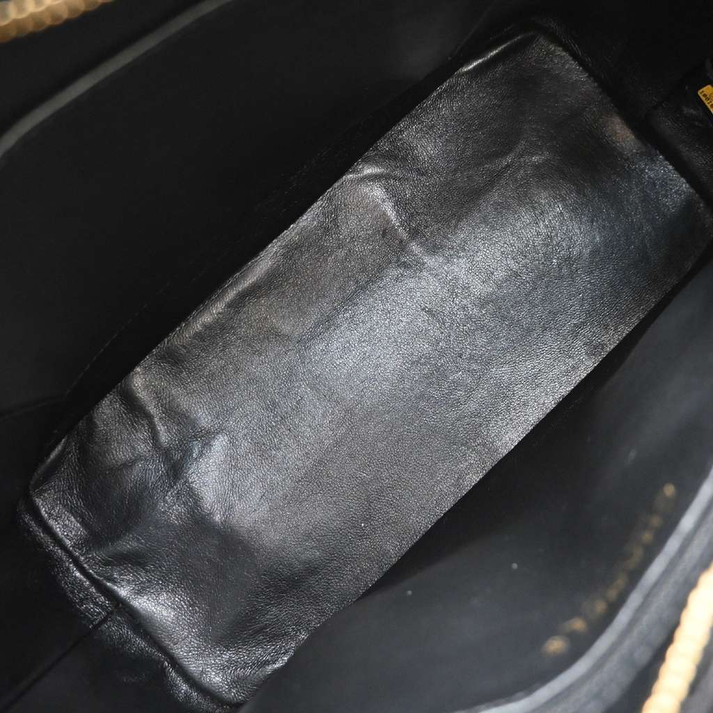 Chanel Medallion Tote Black Leather Good condition - Box View