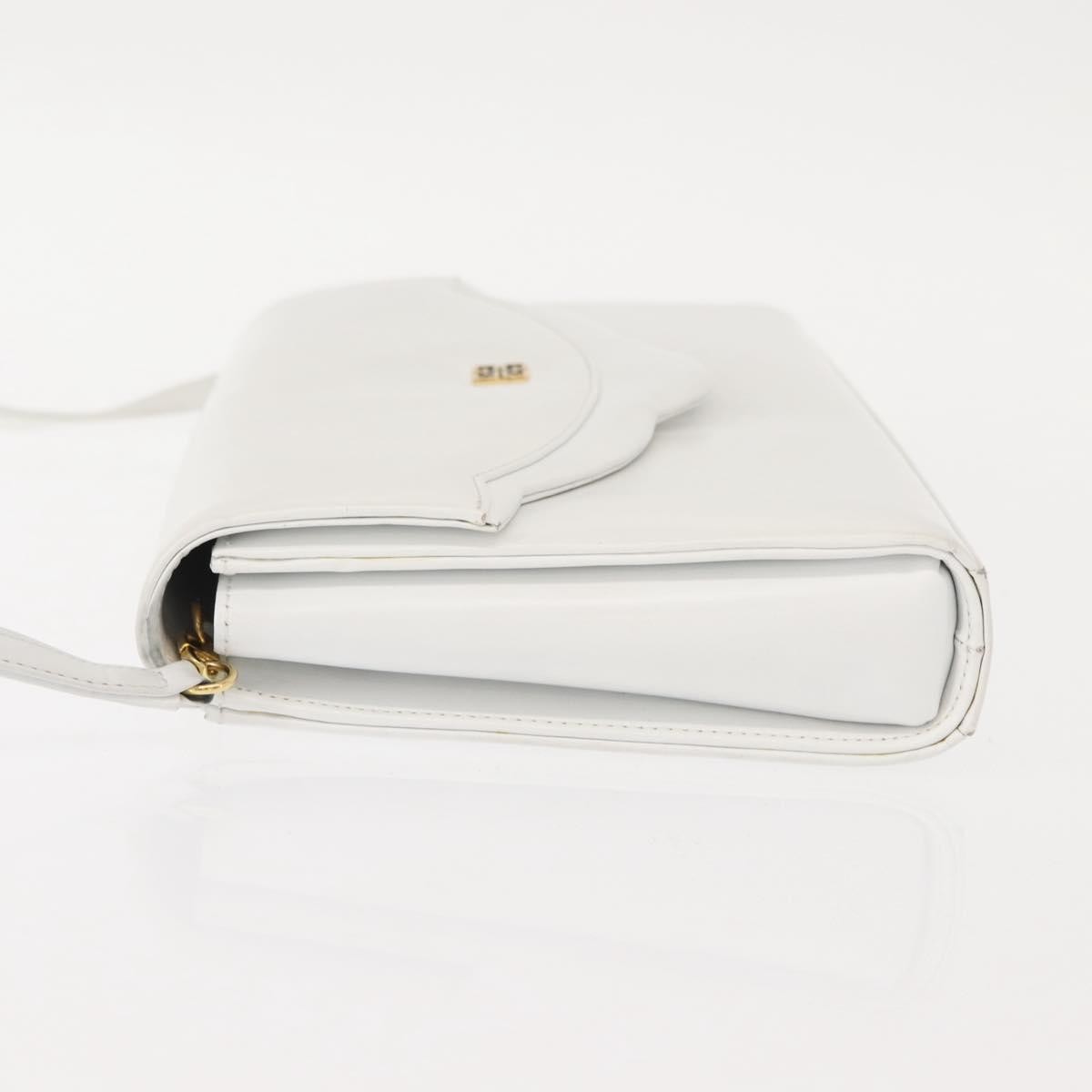 Givenchy Shoulder Bag White Leather Good condition - Model View