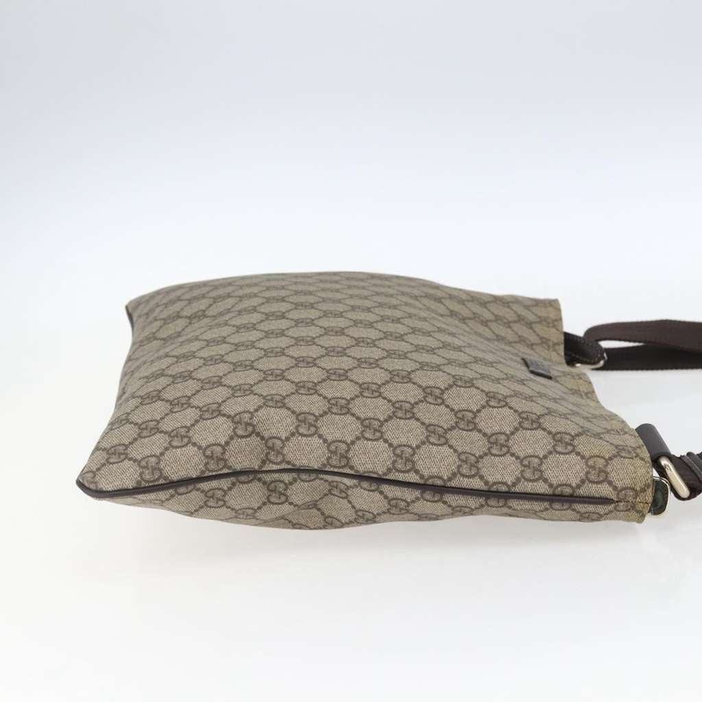 Gucci Zip Top Messenger Bag Beige Canvas Good condition - Model View